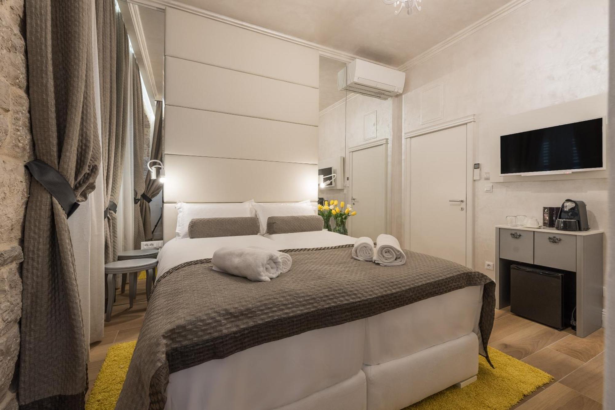 Zara Palace - Design Rooms Kültér fotó